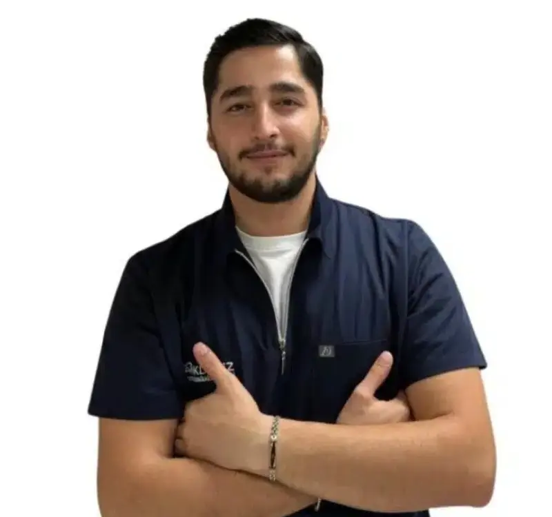Dr. İsmet Özbay, Dentist at VK Smile Studio